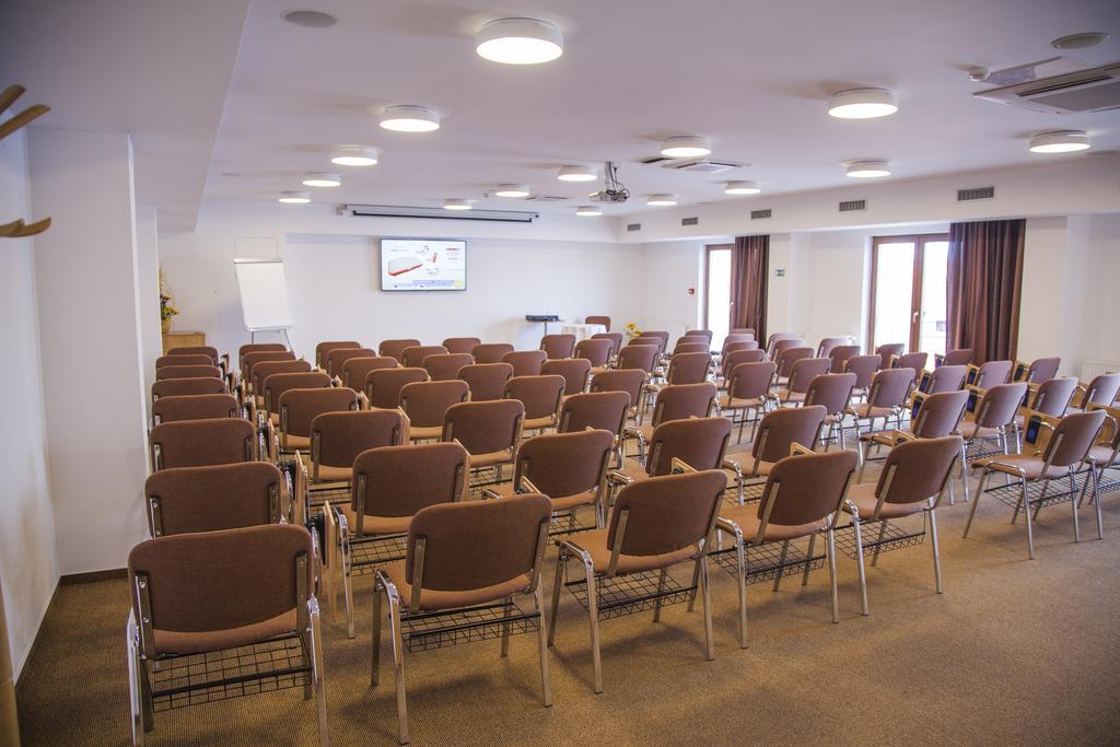Hotel Eminent Zlaté Moravce Buitenkant foto
